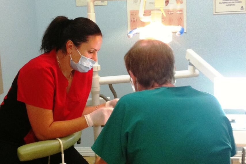 Universal Dental (2)