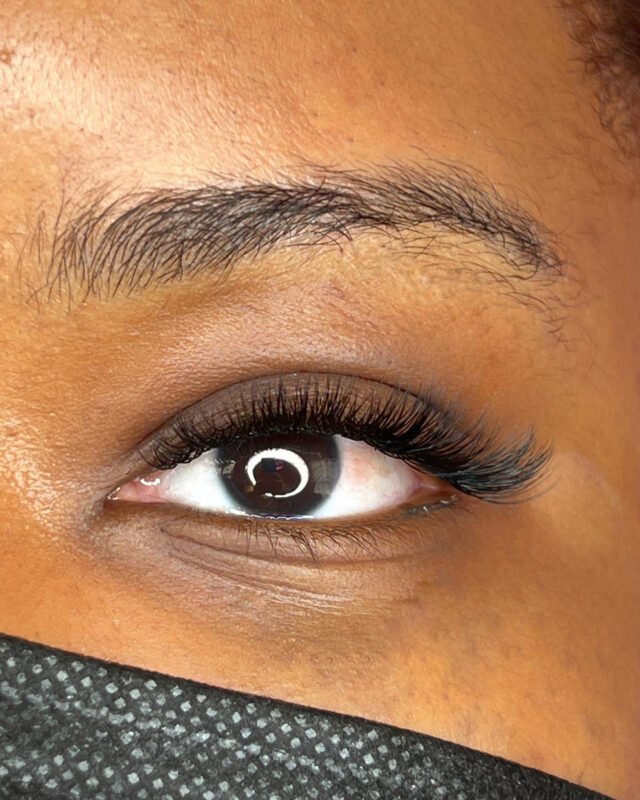 16.19 Beauty Bar/ Russian Manicure & Lash Extension