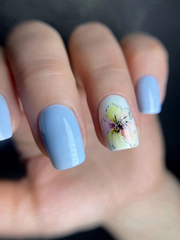 Alisa SNK russian manicure