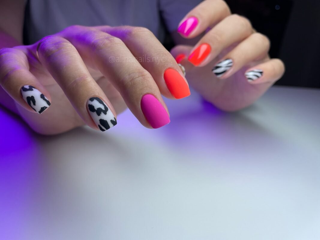 Alisa SNK russian manicure