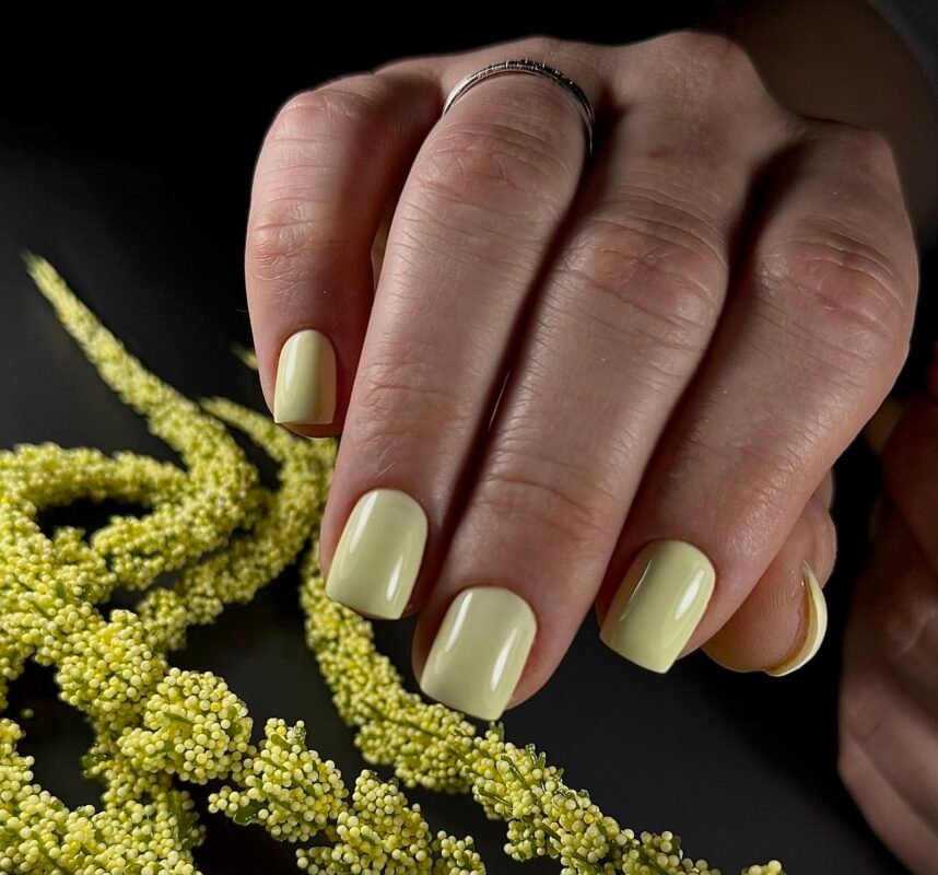 Russian gel manicure by luliia Makedon