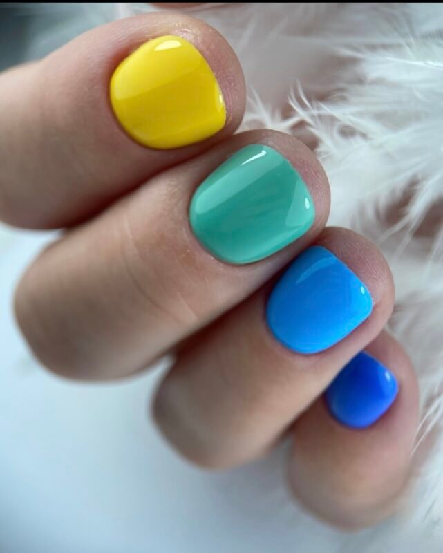 Russian gel manicure by luliia Makedon