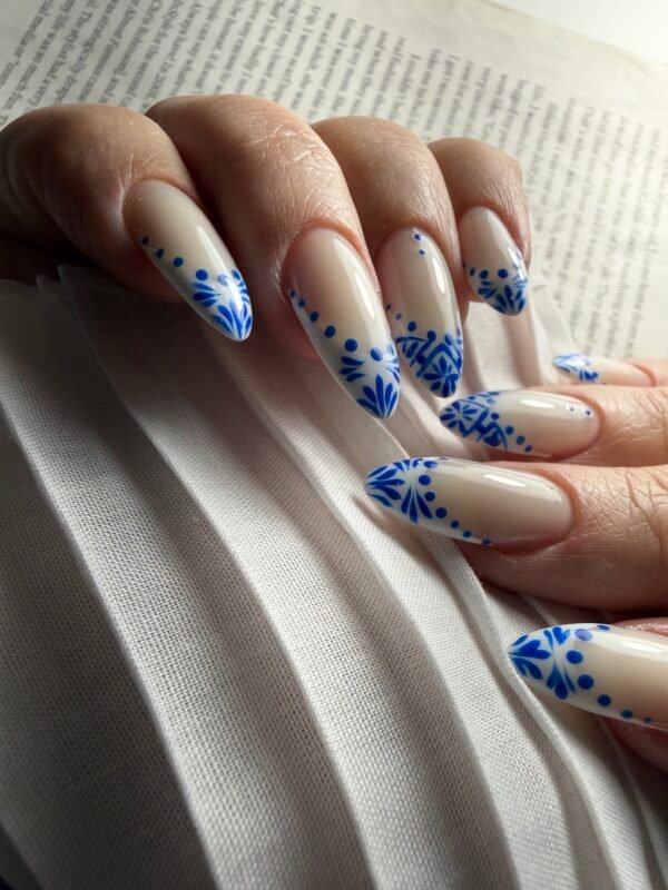 Viktoriya Beauty/Permanent makeup & Russian manicure